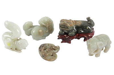 Lot 569 - A GROUP OF CHINESE JADE CARVINGS.