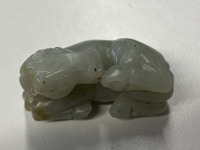 Lot 570 - A GROUP OF CHINESE JADE CARVINGS.