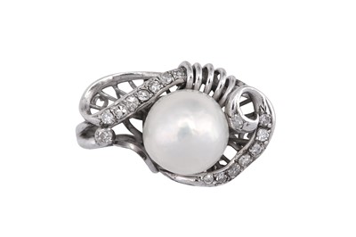 Lot 278 - A PEARL AND DIAMOND RING