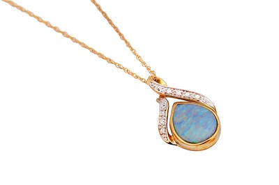Lot 294 - AN OPAL AND DIAMOND PENDANT NECKLACE