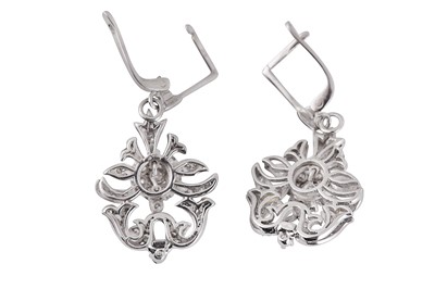 Lot 31 - A pair of diamond pendent earrings
