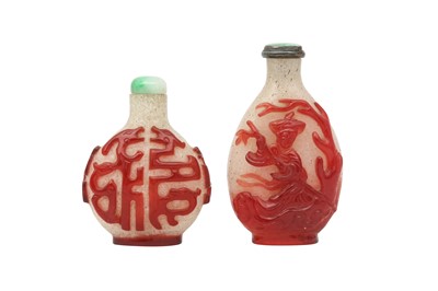 Lot 345 - TWO CHINESE OVERLAY GLASS SNUFF BOTTLES.