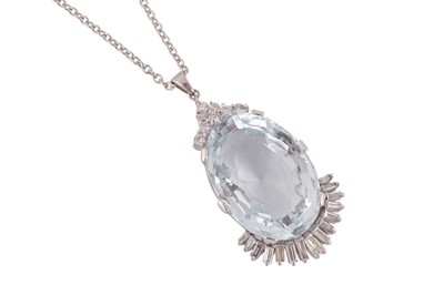 Lot 89 - A tourmaline and diamond pendant necklace
