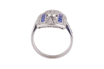 Lot 68 - A sapphire and diamond ring