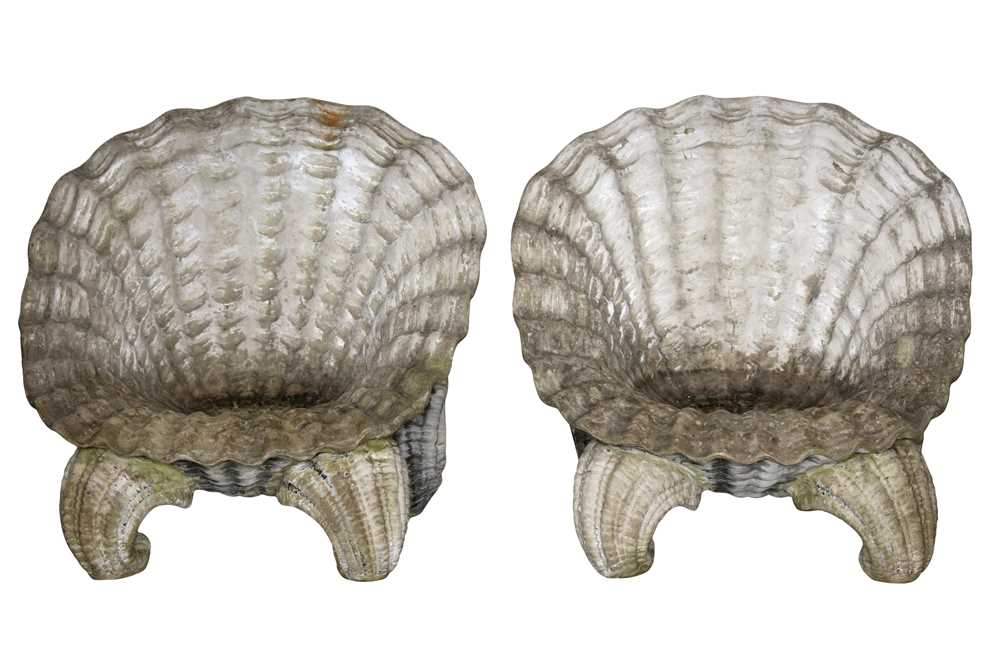 Lot 18 - A PAIR OF VENETIAN ROCOCO INSPIRED
