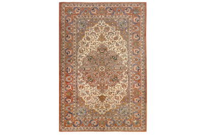 Lot 101 - A VERY FINE ISFAHAN RUG, CENTRAL PERSIA