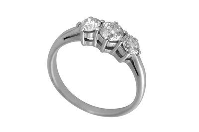 Lot 186 - A diamond three-stone ring
