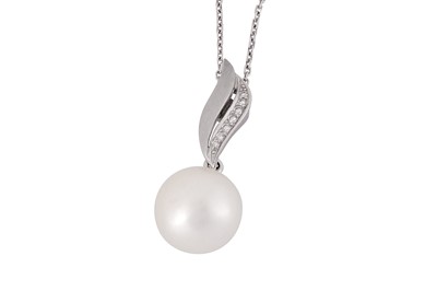 Lot 215 - A pearl and diamond pendant necklace