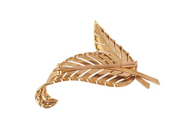 Lot 172 - Fontana l A leaf brooch