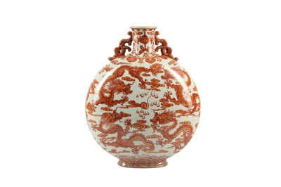 Lot 602 - A CHINESE RED AND WHITE PORCELAIN MOON FLASK, LATE 19TH/EARLY 20TH CENTURY