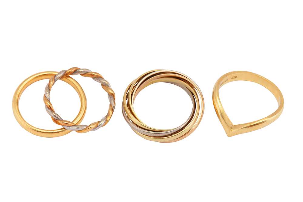 Four Rngs Lot 300 - FOUR RINGS