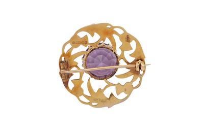 Lot 267 - AN AMETHYST BROOCH