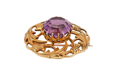 Lot 267 - AN AMETHYST BROOCH