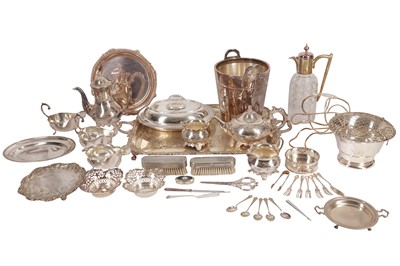 Lot 154 - A COLLECTION OF SILVER PLATED ITEMS