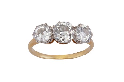 Lot 27 - A diamond three-stone ring