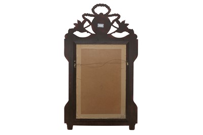 Lot 3 - A REGENCY INSPIRED CARVED AND GILT MIRROR, CONTEMPORARY