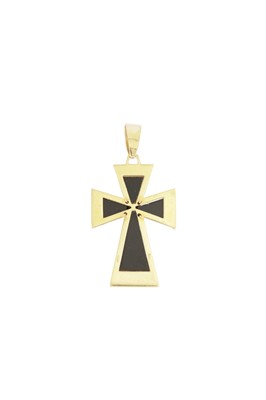 Lot 107 - A maltese cross pendant