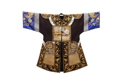 Lot 377 - A CHINESE OFFICIAL'S BLACK-GROUND ROBE.