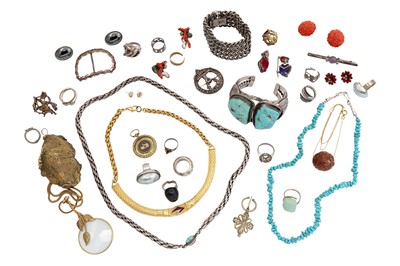 Lot 58 - A COLLECTION OF COSTUME JEWELLERY