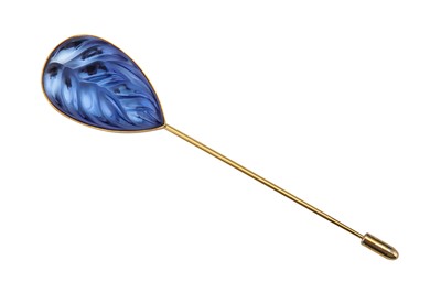 Lot 301 - LALIQUE CRYSTAL: A STICK OR JABOT PIN