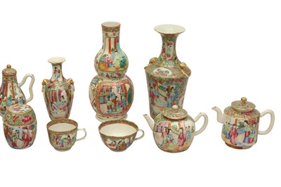 Lot 477 - A GROUP OF CHINESE CANTON FAMILLE ROSE PIECES