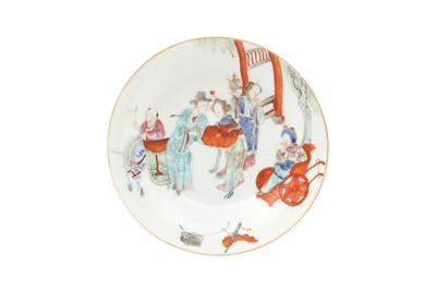 Lot 490 - A CHINESE FAMILLE ROSE FIGURATIVE OGEE SAUCER DISH.