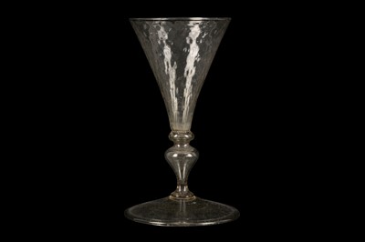 Lot 103 - A FAÇON DE VENISE WINE GLASS, EARLY 18TH CENTURY