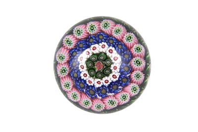 Lot 118 - A CLICHY CONCENTRIC MILLEFIORI PAPERWEIGHT