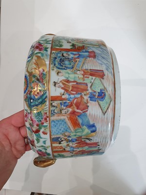 Lot 633 - A CHINESE FAMILLE ROSE FOOD WARMER, COVER AND LINER.