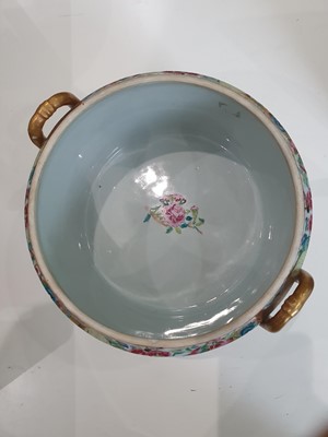 Lot 633 - A CHINESE FAMILLE ROSE FOOD WARMER, COVER AND LINER.