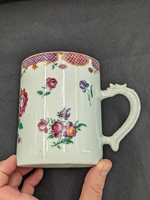 Lot 226 - A CHINESE EXPORT FAMILLE-ROSE TANKARD