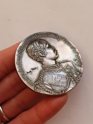 Lot 725 - A MEDALLION COMMEMORATING THE SECOND VISIT OF KING CHULALONGKORN, RAMA V, TO EUROPE IN 1897.