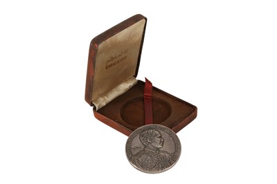 Lot 725 - A MEDALLION COMMEMORATING THE SECOND VISIT OF KING CHULALONGKORN, RAMA V, TO EUROPE IN 1897.