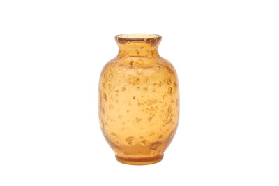 Lot 17 - A CHINESE GOLD-FLECKED AMBER GLASS JAR.
