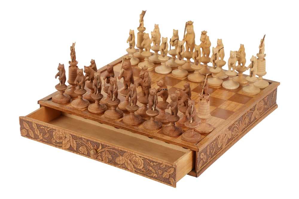 Lot 62 - BEARS OF BERNE' A RARE SWISS CARVED SOFT WOOD CHESS SET