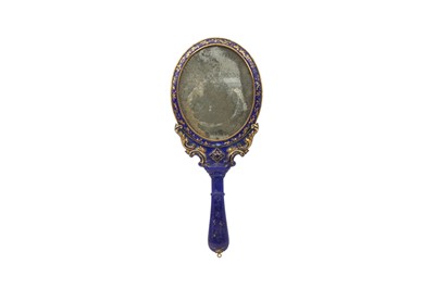Lot 277 - A CHINESE 'EUROPEAN SUBJECT' PAINTED ENAMEL HAND MIRROR.