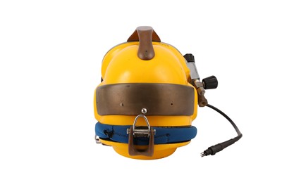 Lot 357 - AN EARLY KIRBY MORGAN SUPERLITE 17B COMMERCIAL DIVING HELMET