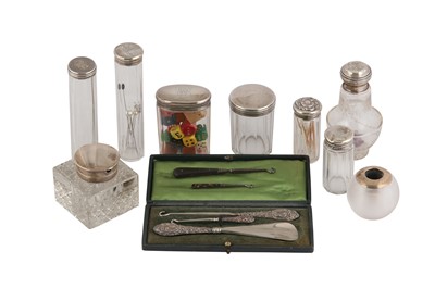 Lot 87 - A MIXED GROUP OF STERLING SILVER MOUNTED GLASS ITEMS