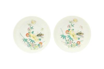 Lot 708 - A PAIR OF CHINESE FAMILLE ROSE SAUCER DISHES.