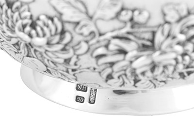Lot 215 - A late 19th century Chinese Export silver bowl, Canton circa 1890 retailed by Wang Hing