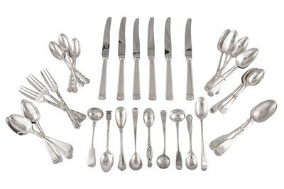 Lot 77 - A MIXED GROUP OF STERLING SILVER FLATWARE