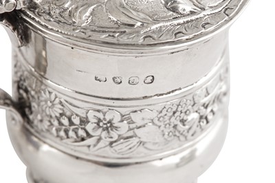 Lot 27 - A GEORGE V STERLING SILVER MUSTARD POT, LONDON 1913 BY ADIE BROTHERS