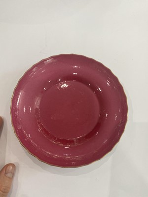 Lot 103 - A SET OF THREE CHINESE PINK-ENAMELLED FOLIATE DISHES.