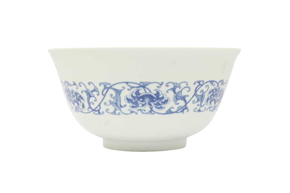 Lot 735 - A CHINESE BLUE AND WHITE 'LOTUS SCROLL' BOWL.