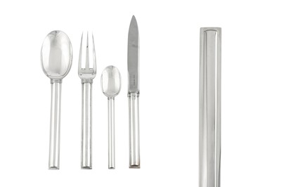 Lot 299 - A modern French 950 standard silver table service of flatware / canteen, Paris by Puiforcat
