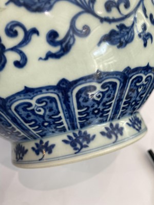 Lot 761 - A CHINESE BLUE AND WHITE AND UNDERGLAZE RED 'DRAGON' VASE.