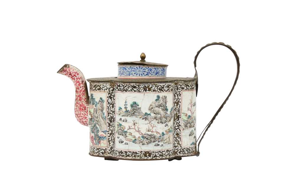 Lot 534 - A CHINESE CANTON ENAMEL TEAPOT AND COVER.