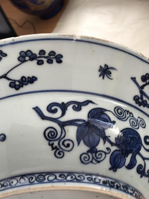 Lot 222 - A CHINESE BLUE AND WHITE 'DEER' DISH.