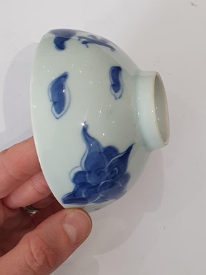 Lot 244 - A CHINESE BLUE AND WHITE 'DRAGON' CUP.