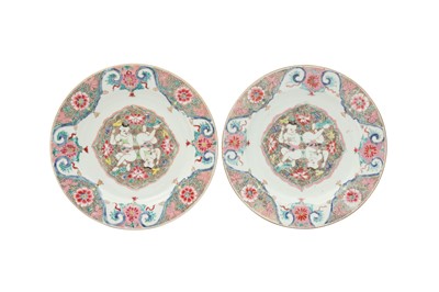 Lot 239 - A PAIR OF CHINESE FAMILLE ROSE 'HEHE ERXIAN TWINS' DISHES.
